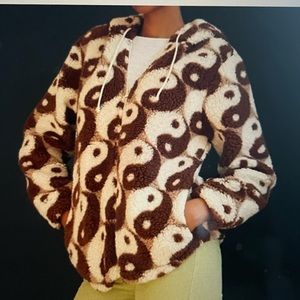 Pacsun Yin Yang Sherpa
